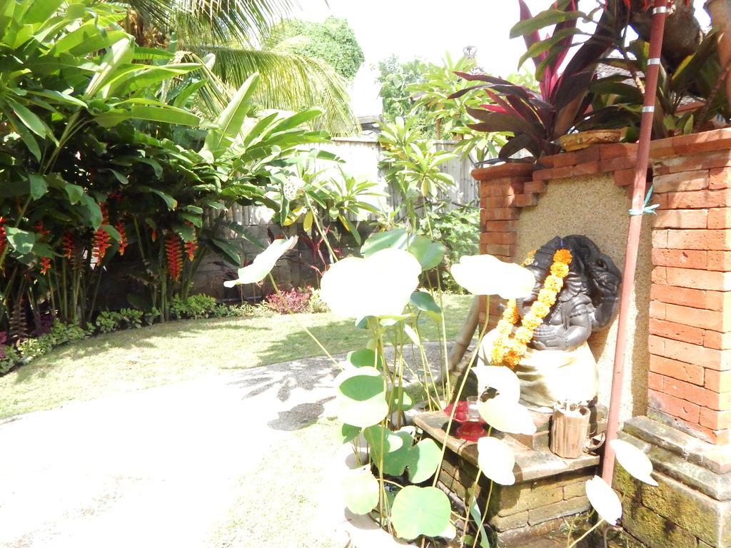 Yuda Menjangan Homestay Banyuwedang Exterior photo