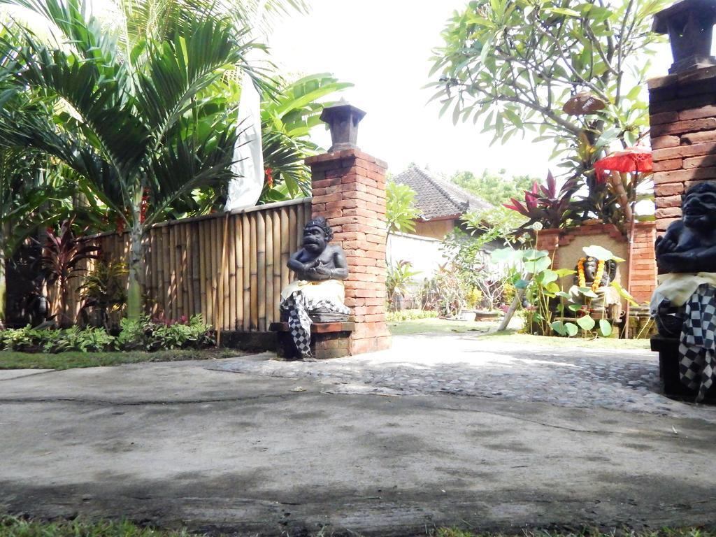 Yuda Menjangan Homestay Banyuwedang Exterior photo