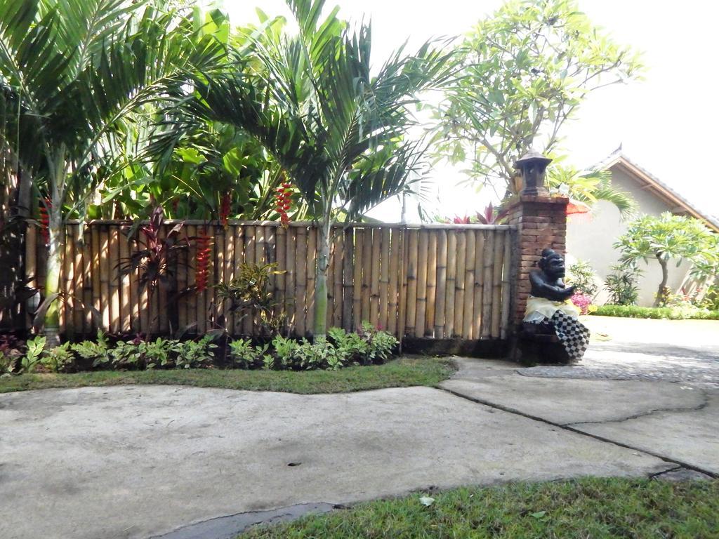 Yuda Menjangan Homestay Banyuwedang Exterior photo